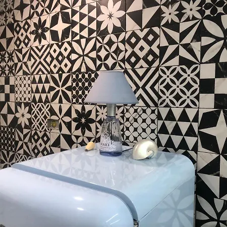 Zeus Apartment *